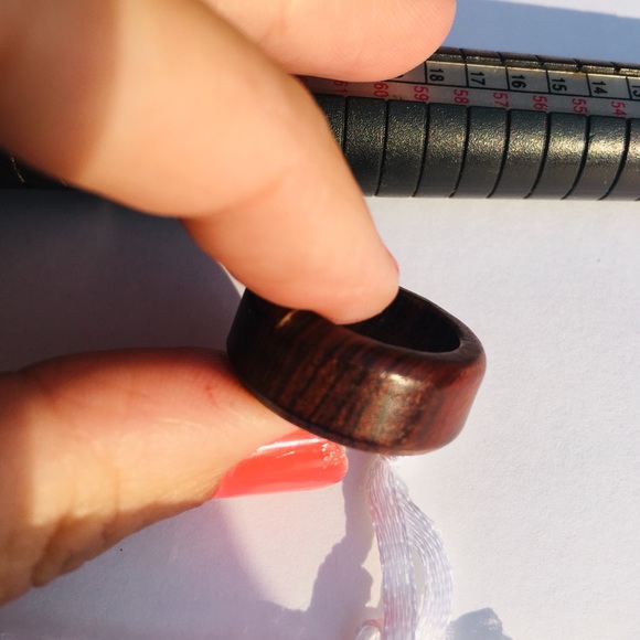 Walnut rings - Picture 2 of 2